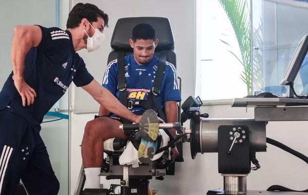Justiça nega rescisão de contrato de jogador com o Cruzeiro