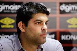 Dirigente de time que luta contra o rebaixamento no Brasileirão entrega o cargo