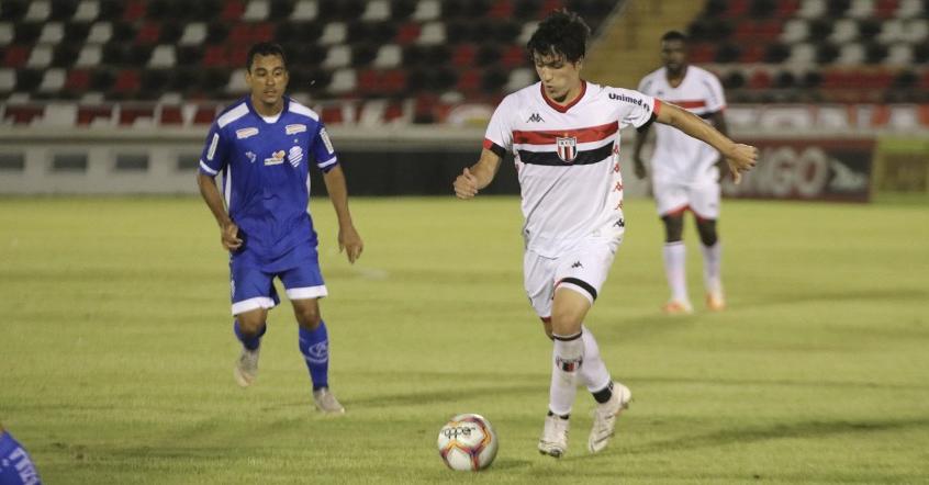 Sem pedido de desculpas formal, Botafogo-SP fala em tristeza e erros na queda