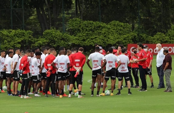Presidente do São Paulo cobra “reação imediata” após resultado “inaceitável”