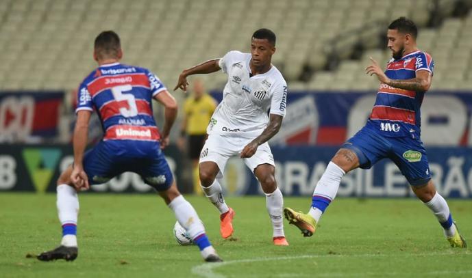 BRASILEIRÃO: Flamengo bate Palmeiras e sobe; Santos perde e Ceará goleia