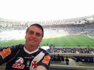 Ex-Vasco critica Bolsonaro por desdém com pandemia: 