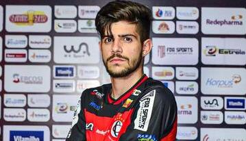 Com passagem pelo rival Treze, atacante renova com Campinense para 2021