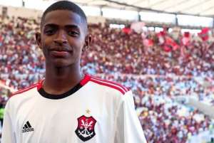 Promessa do Flamengo é o novo reforço de rival do Brasileirão