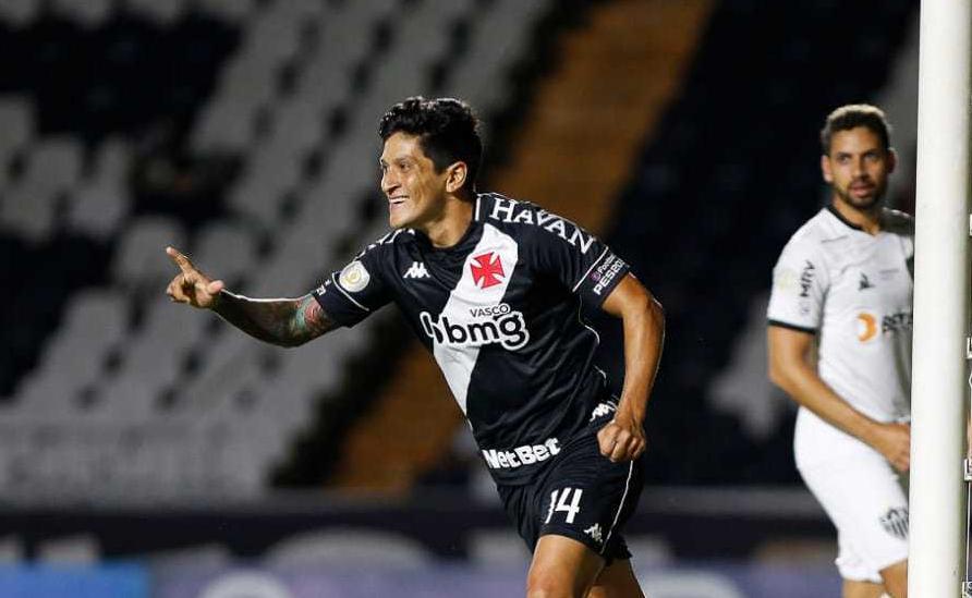 Autor de dois gols, Cano comemora ‘um dos melhores jogos do Vasco’