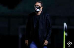 Luxa agradece carinho da torcida após vitória sobre o Atlético-MG