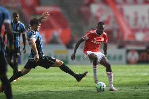 Após vitória dramática sobre Grêmio, Edenilson avisa: 