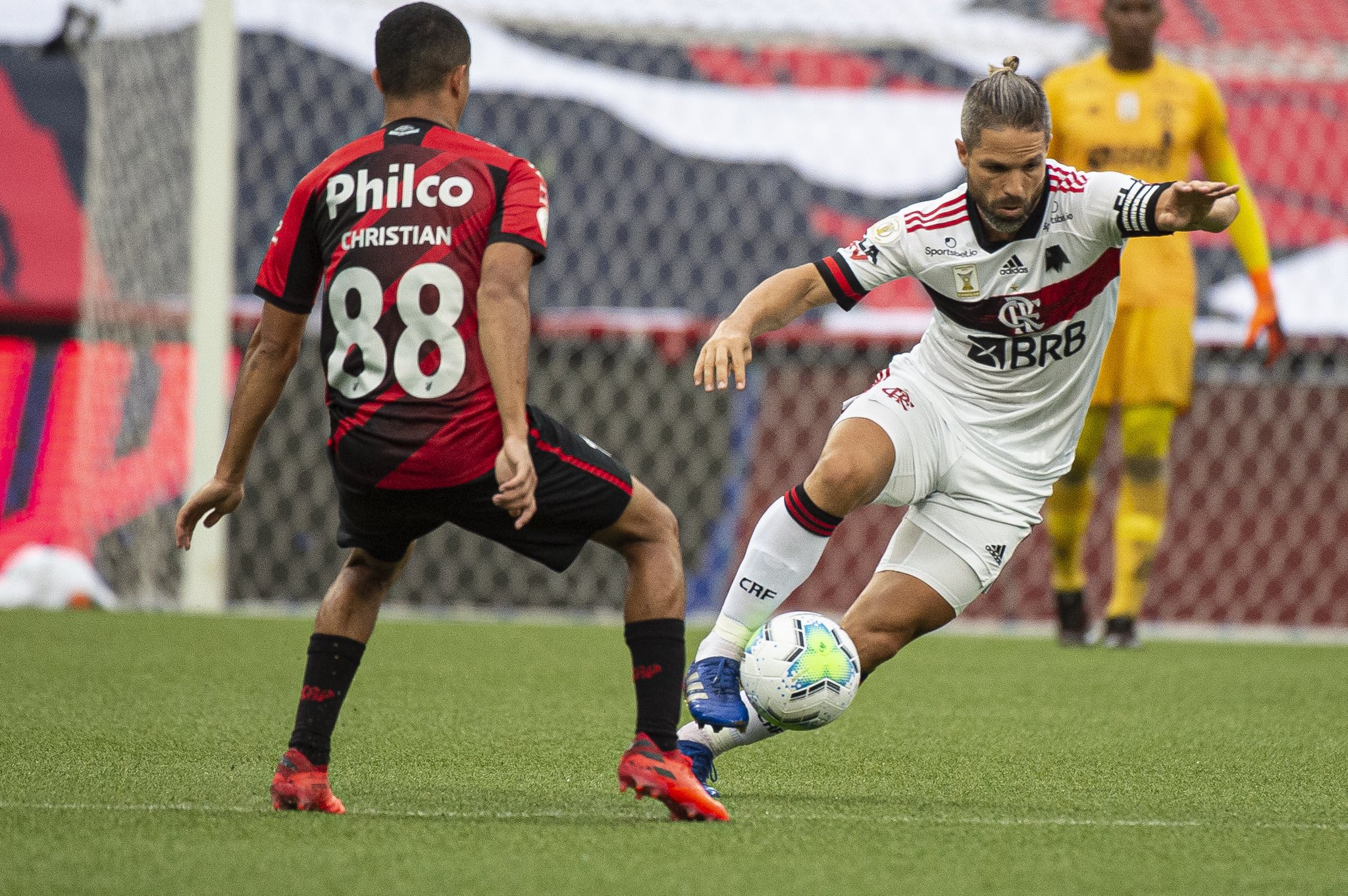 Diego contemporiza após derrota do Flamengo para Athletico-PR e vê título ‘em aberto’