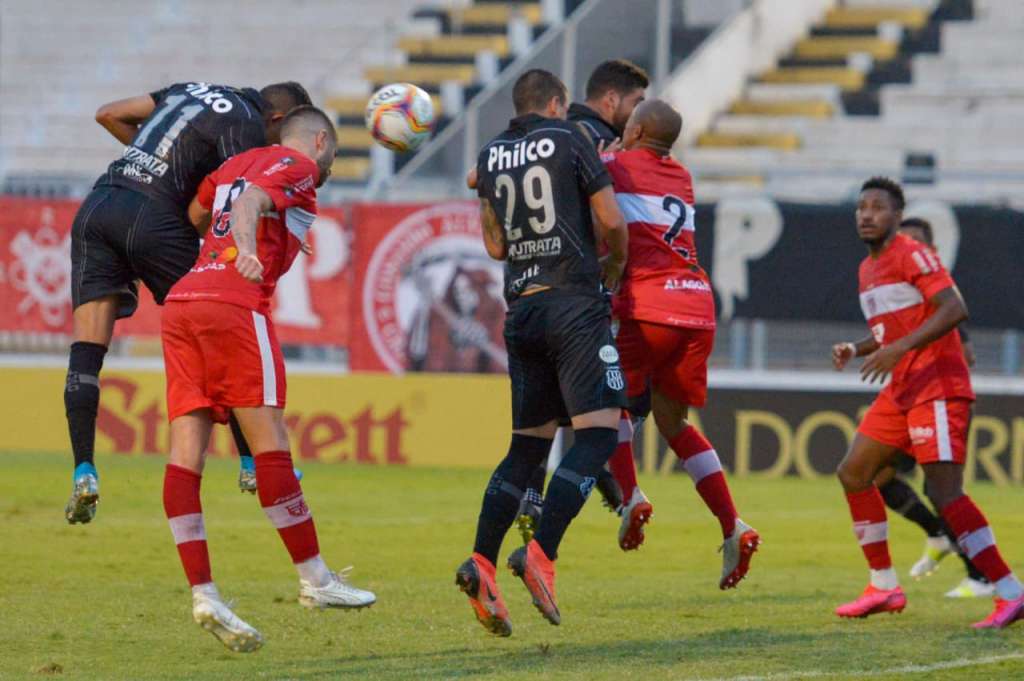 Ponte Preta vence CRB na 37ª rodada da Série B (Foto: Álvaro Júnior/PontePress)