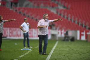 Inter iguala marca e amplia vantagem, mas mantém pés no chão: 'Candidato a nada'