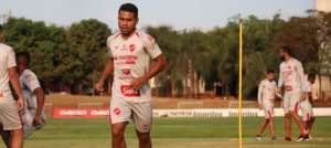 Série C: Ex-Grêmio, volante do Vila Nova diz que pretende 'cumprir meu contrato'