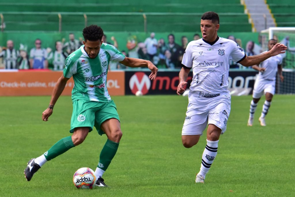 Chuva atrapalha atividade e treino do Figueirense é realizado na academia