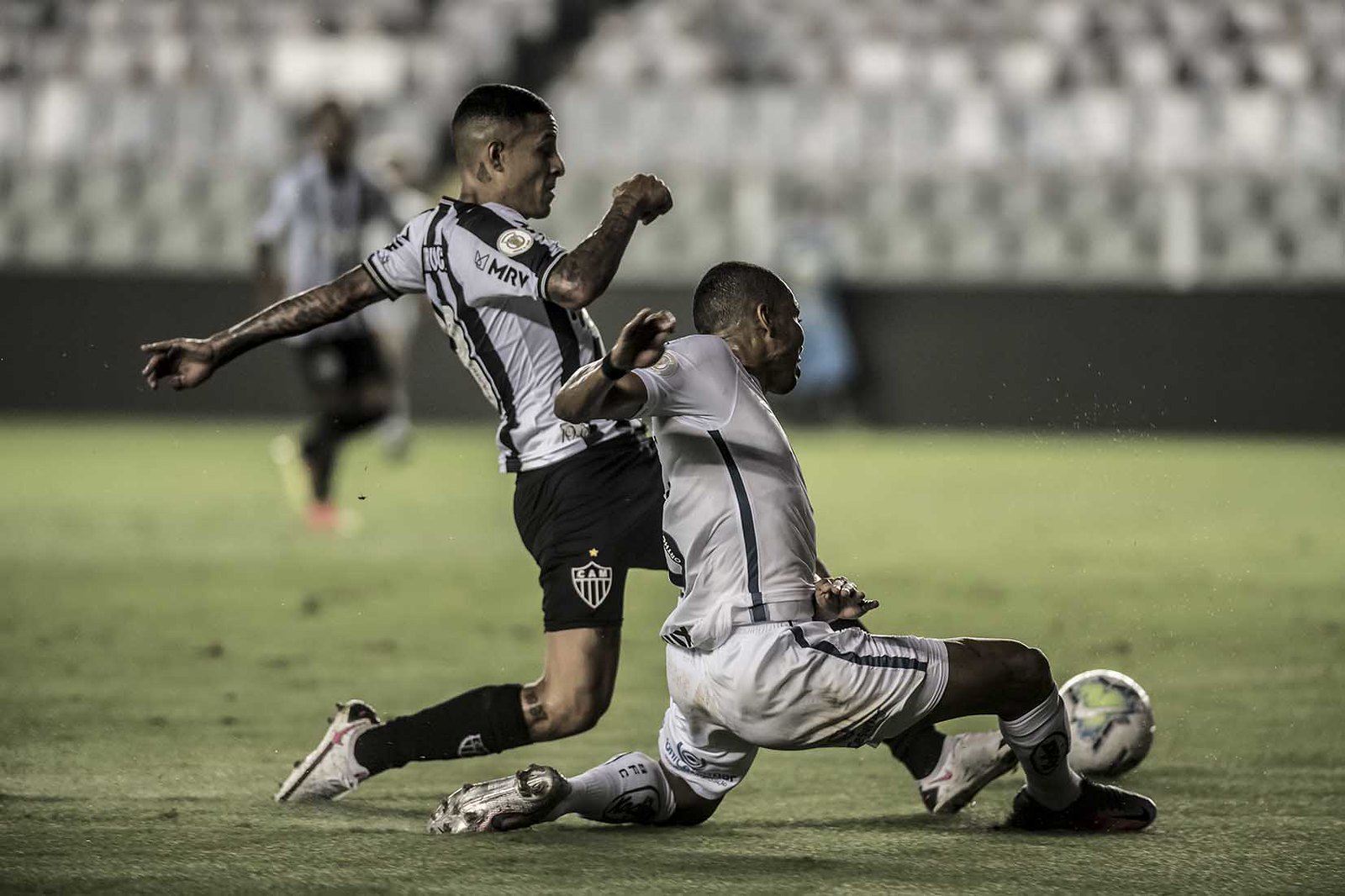Atlético-MG x Santos – Para manter sonho, Galo encara um Peixe focado na Libertadores