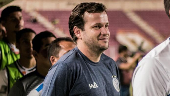 Série B: Confiança confirma permanência de treinador para temporada 2021