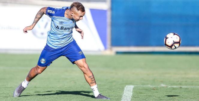 Everton Cebolinha foi para o Benfica