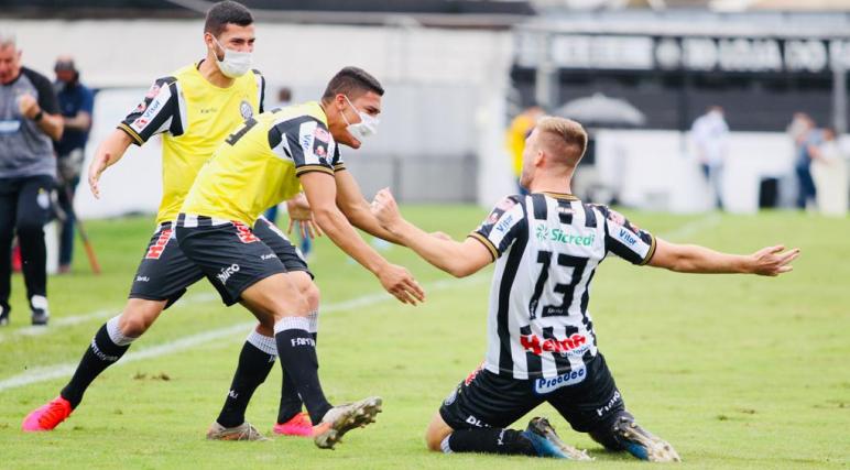 Operário venceu a Chapecoense por 2 a 0