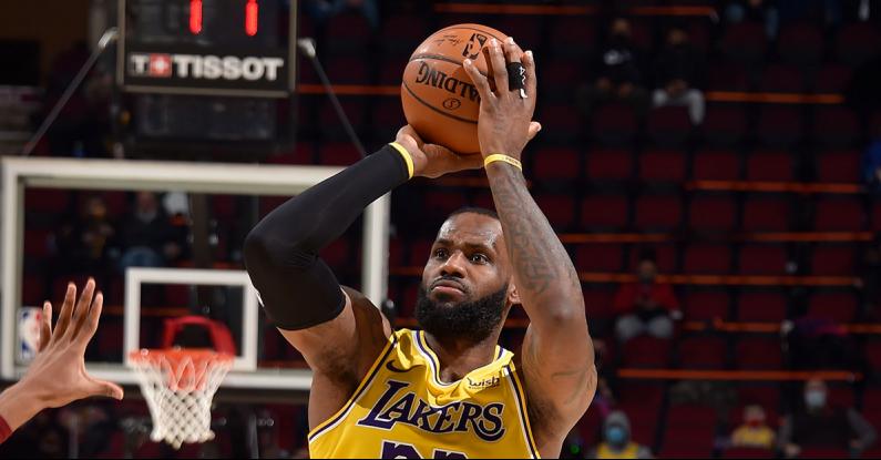 NBA: Com 46 pontos de LeBron James contra ex-time, Lakers vencem os Cavaliers