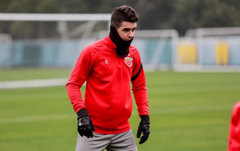 Brasileiro desfruta de crédito na China, mas sonha com aposentadoria no Chelsea