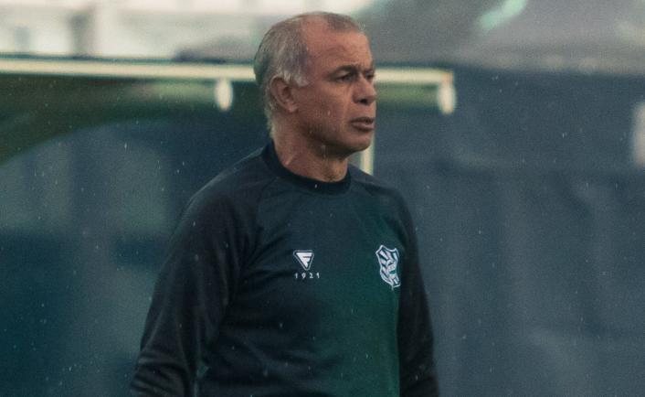 Série B: Time que luta contra o rebaixamento anuncia renovação com treinador