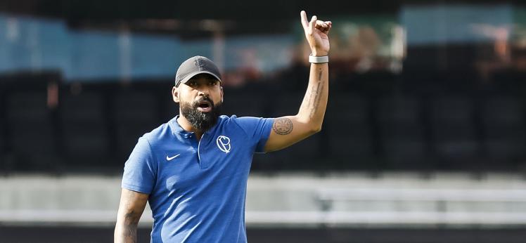 Ex-lateral não é mais o técnico da equipe sub-20 do Corinthians