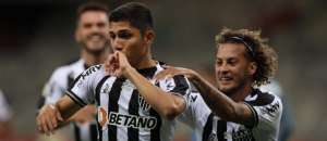 Após vitória, lateral garante Atlético-MG na briga pelo título: 'Ainda mais vivo'