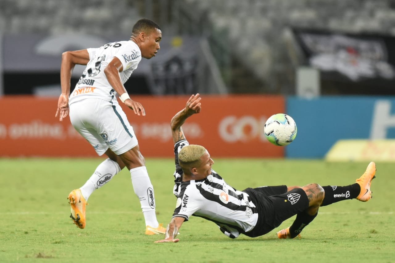 Madson lamenta gols sofridos pelo Santos no início: ‘Jogo decidido em 20 minutos’