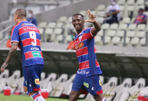 Fortaleza confirma saída de atacante emprestado pelo Flamengo, vendido por R$ 31 milhões