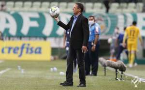 Luxemburgo organiza churrasco e samba com o elenco do Vasco