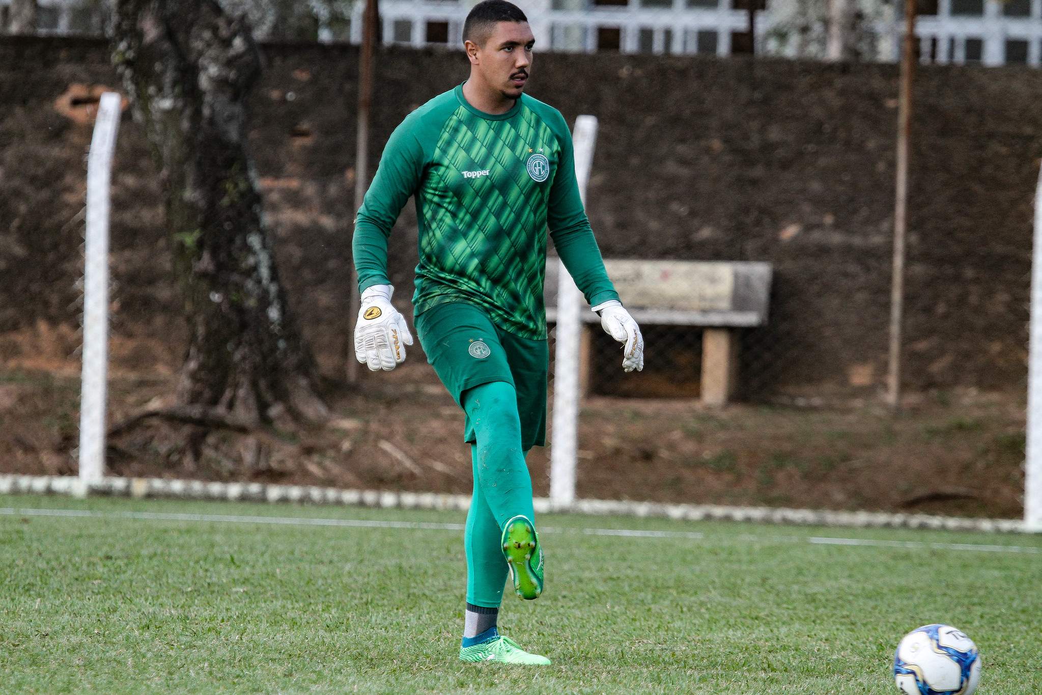 Goleiro do Guarani pode parar na Ponte Preta; torcida alvinegra reprova. Entenda!