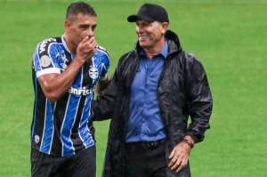 Matheus Henrique diz que Grêmio “deu mole” e Diego Souza diz que depende do time