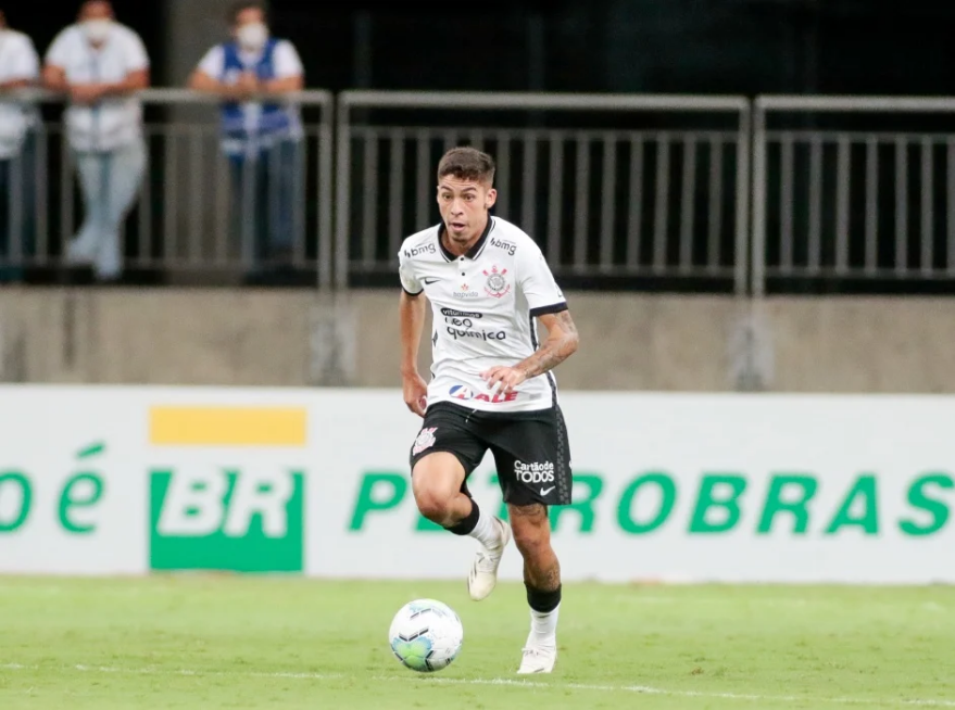 Jovem Gabriel Pereira ganha elogios e deve virar opção no Corinthians