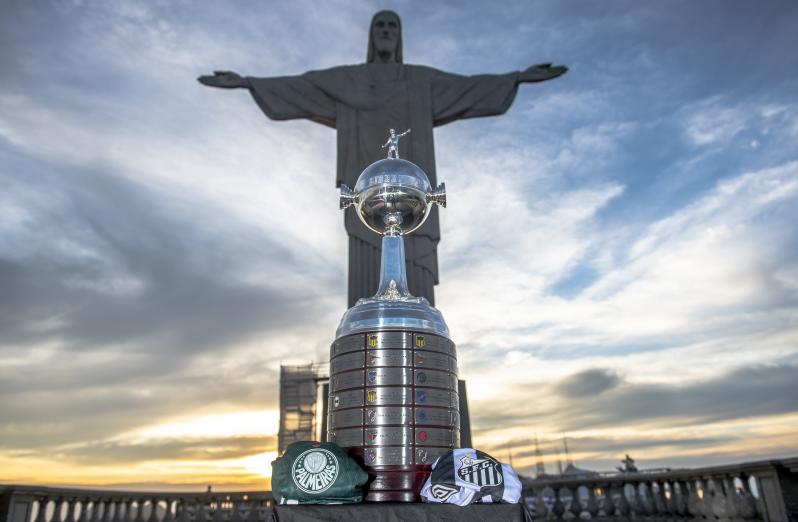 Fenômeno elogia o uso de jovens de Palmeiras e Santos na Libertadores