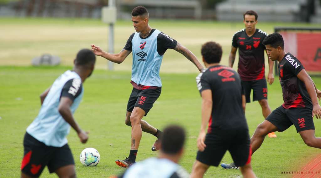 Athletico se prepara para enfrentar o Ceará