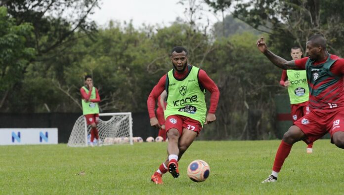 Paulista A2: Lateral avalia 2020 e fala sobre preparação da Portuguesa para estreia