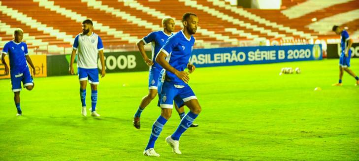 Série B: CSA catimba para começar jogo em Recife, mas CBF frustra a armação