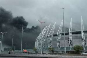 Palco da final da Série D, Arena Castelão é atingida por incêndio