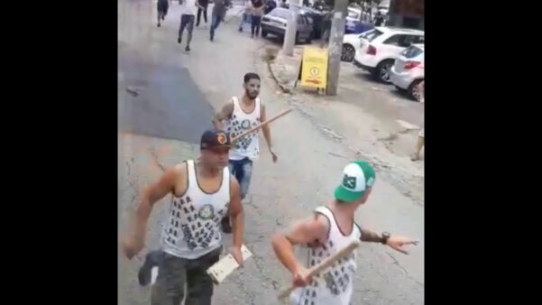 Durante final da Libertadores, torcedores de Palmeiras e Corinthians brigam em SP