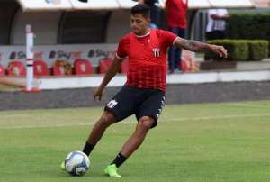 Coritiba contrata lateral que foi rebaixado na Série B