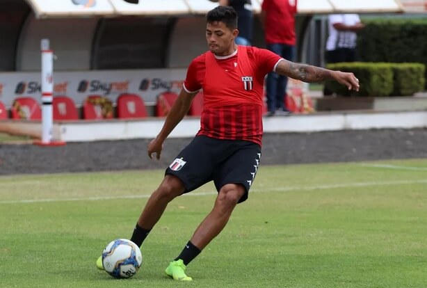 Coritiba contrata lateral que foi rebaixado na Série B