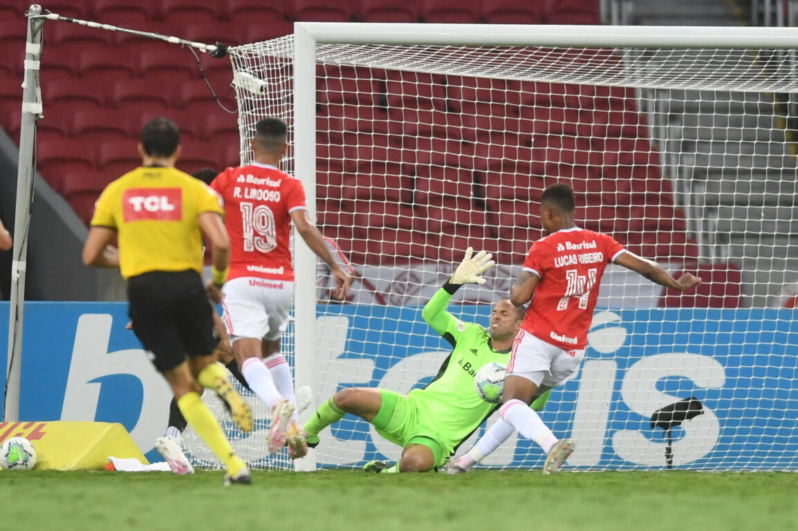 Marcelo Lomba comemora vitória e exalta força do grupo do Inter