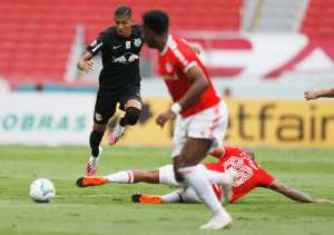 Técnico do Red Bull Bragantino critica VAR após derrota no Sul