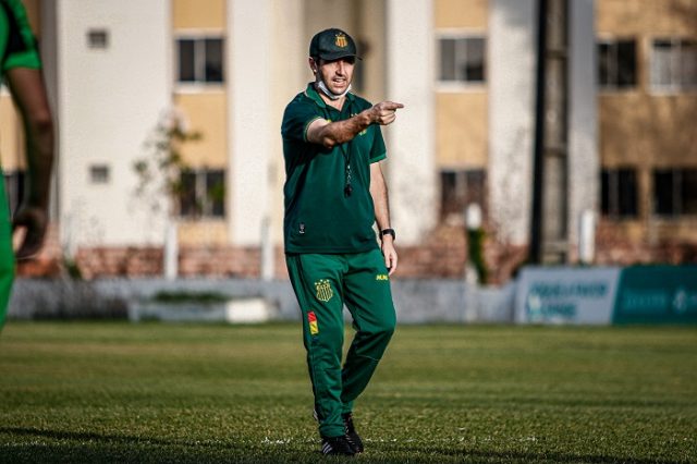 Treinador deixa carta de agradecimento à torcida do Sampaio Corrêa