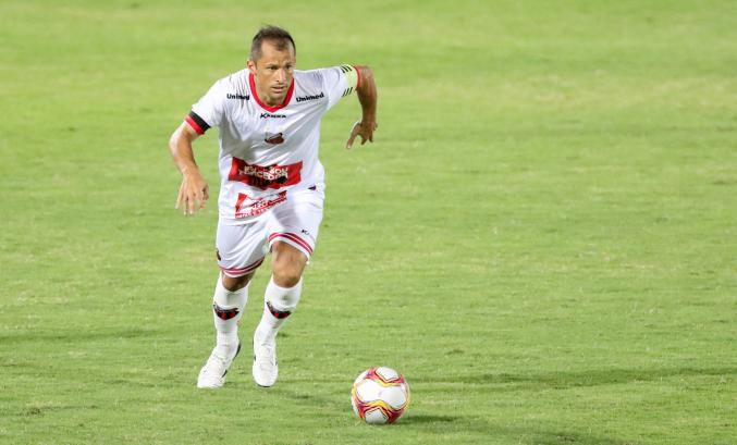 Vovô, ex-Palmeiras, deixa Ituano e pode pendurar as chuteiras