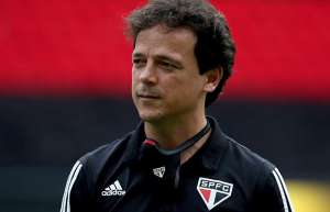 Time em decadência no Brasileirão deve dispensar técnico que abandonou Guarani