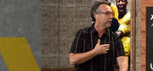 Neto perde a linha outra vez e chama campeão pelo Palmeiras de 