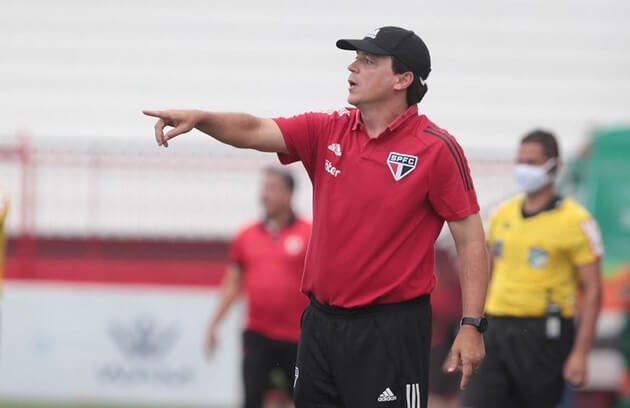 Distante do título, time do Brasileirão demite treinador