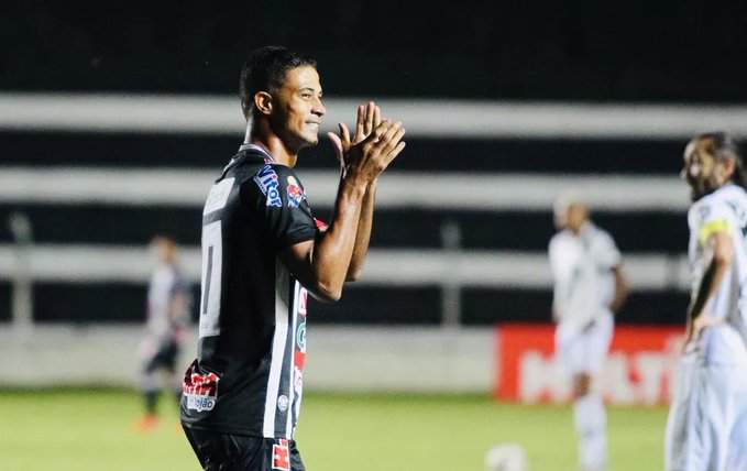 Ele fica! Time da Série B anuncia renovação com artilheiro até o fim de 2022