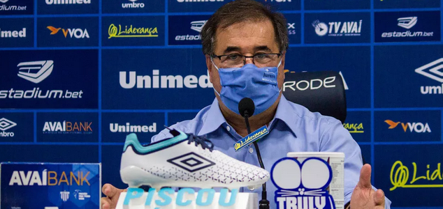 Marco Aurélio Cunha garante Claudinei Oliveira no Avaí, mas só até o Catarinense