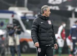 Recém-promovido à elite negocia com Tiago Nunes, ex-Corinthians