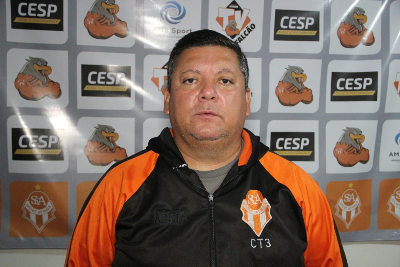 Paulista A2: Efetivado, técnico Carlos Roberto valoriza pré-temporada do Atibaia